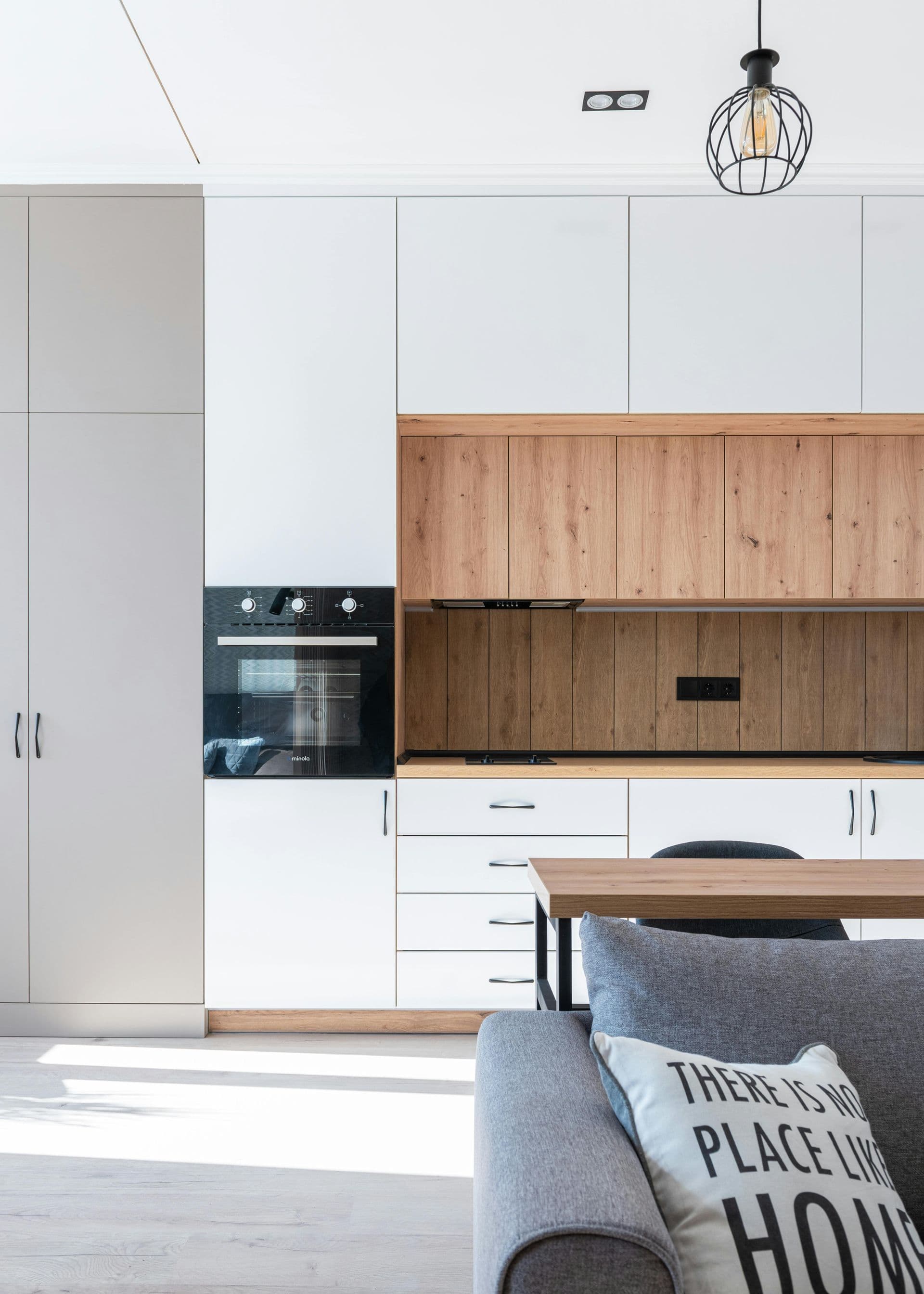 Cabinet Refacing vs. Replacement: Which is Right for You?